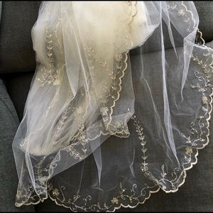 Ivory, Cathedral length Veil